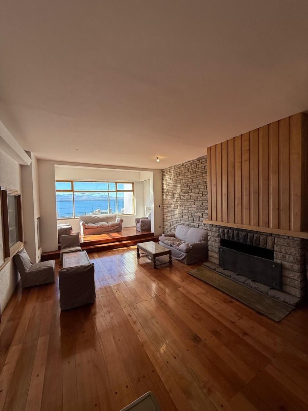 Sala de estar de uma das acomodações do hotel